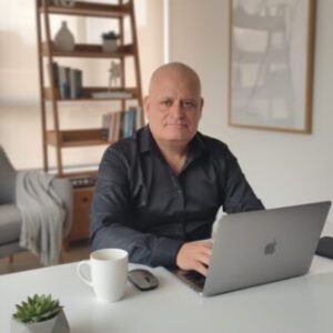 Profile photo of Arnoldo Roel Cuellar Angulo